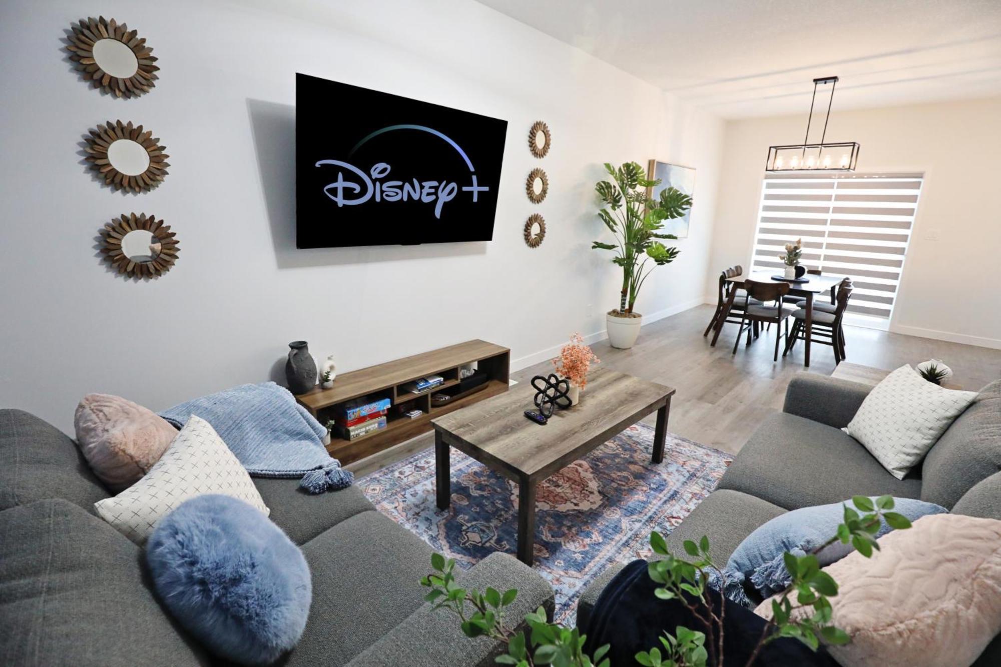 Beautiful Home With 4 King Beds,Airport,Disney+ Edmonton Exterior photo