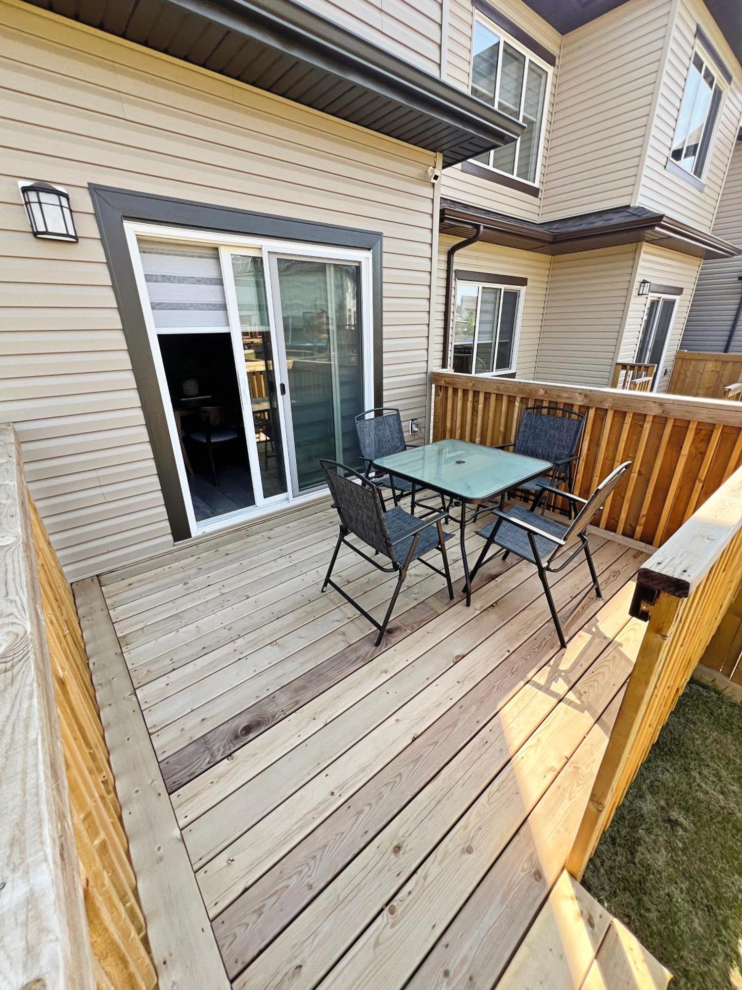 Beautiful Home With 4 King Beds,Airport,Disney+ Edmonton Exterior photo