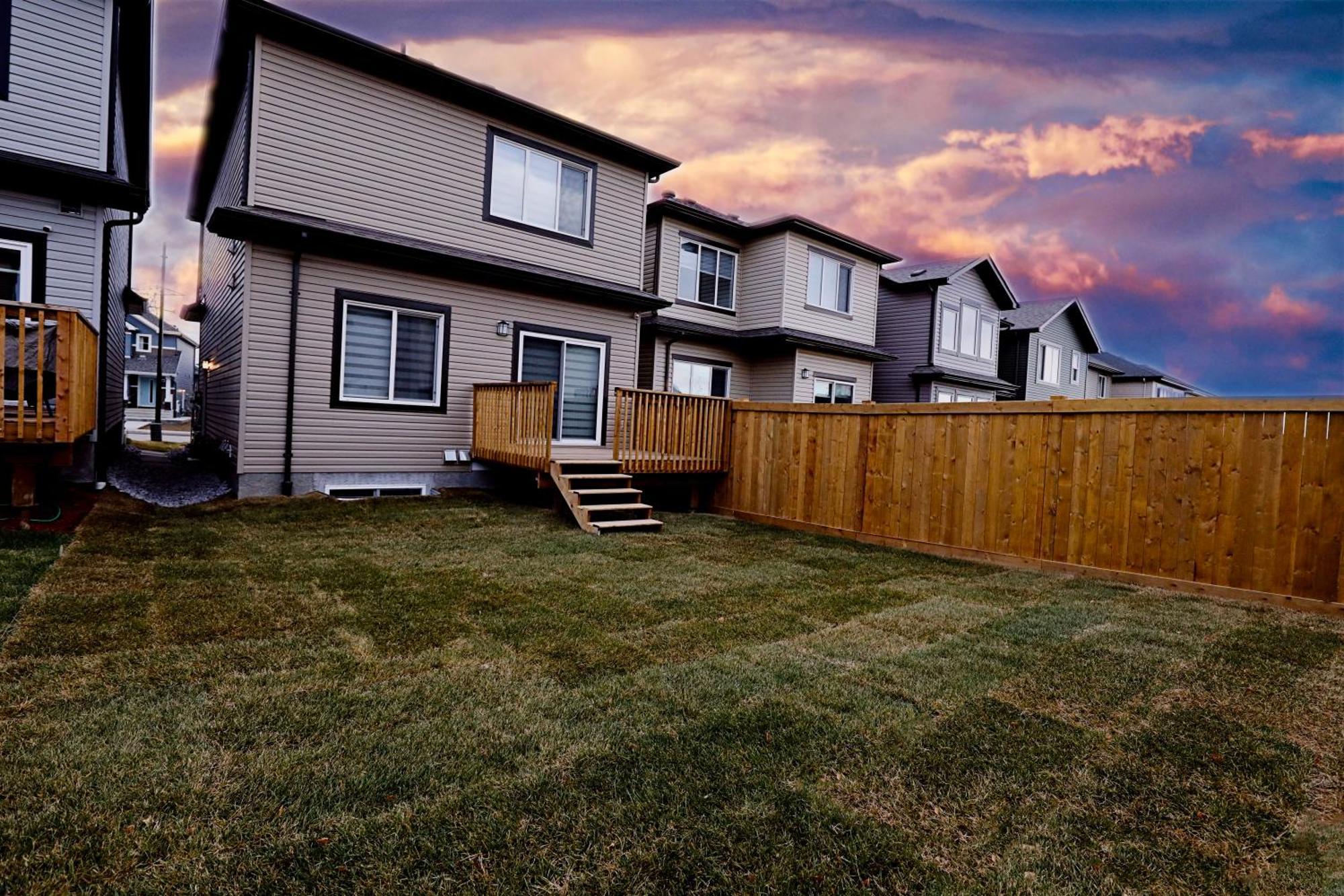 Beautiful Home With 4 King Beds,Airport,Disney+ Edmonton Exterior photo