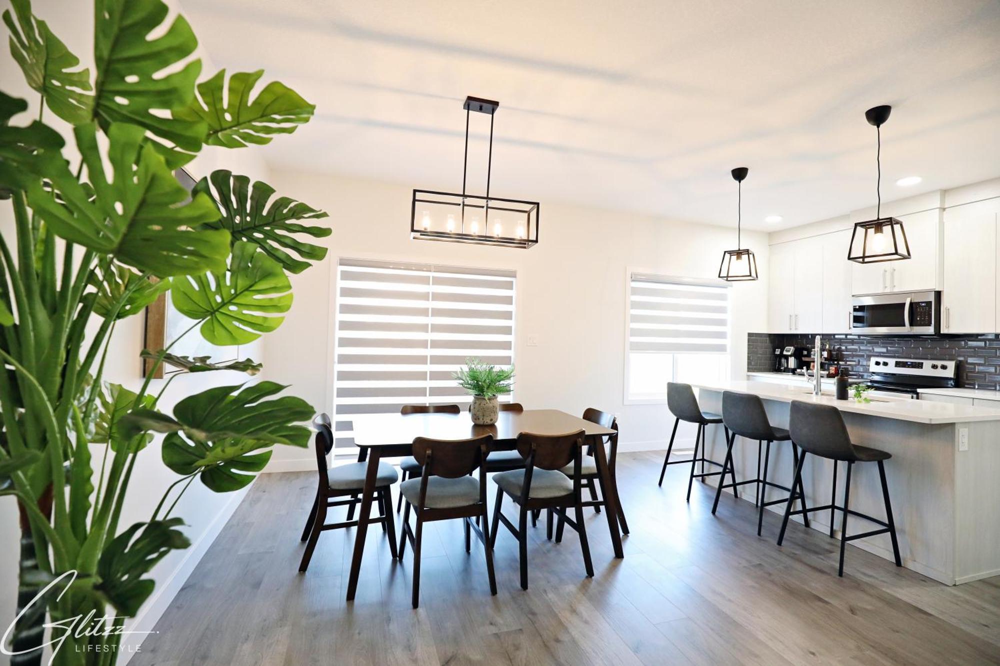 Beautiful Home With 4 King Beds,Airport,Disney+ Edmonton Exterior photo